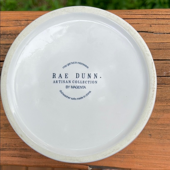 **** SOLD SOLD SOLD ****  Rae Dunn Artisan Collection Pet Bowl - Picture 2 of 4